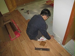 怎么拆除旧木地板铺设新地板
